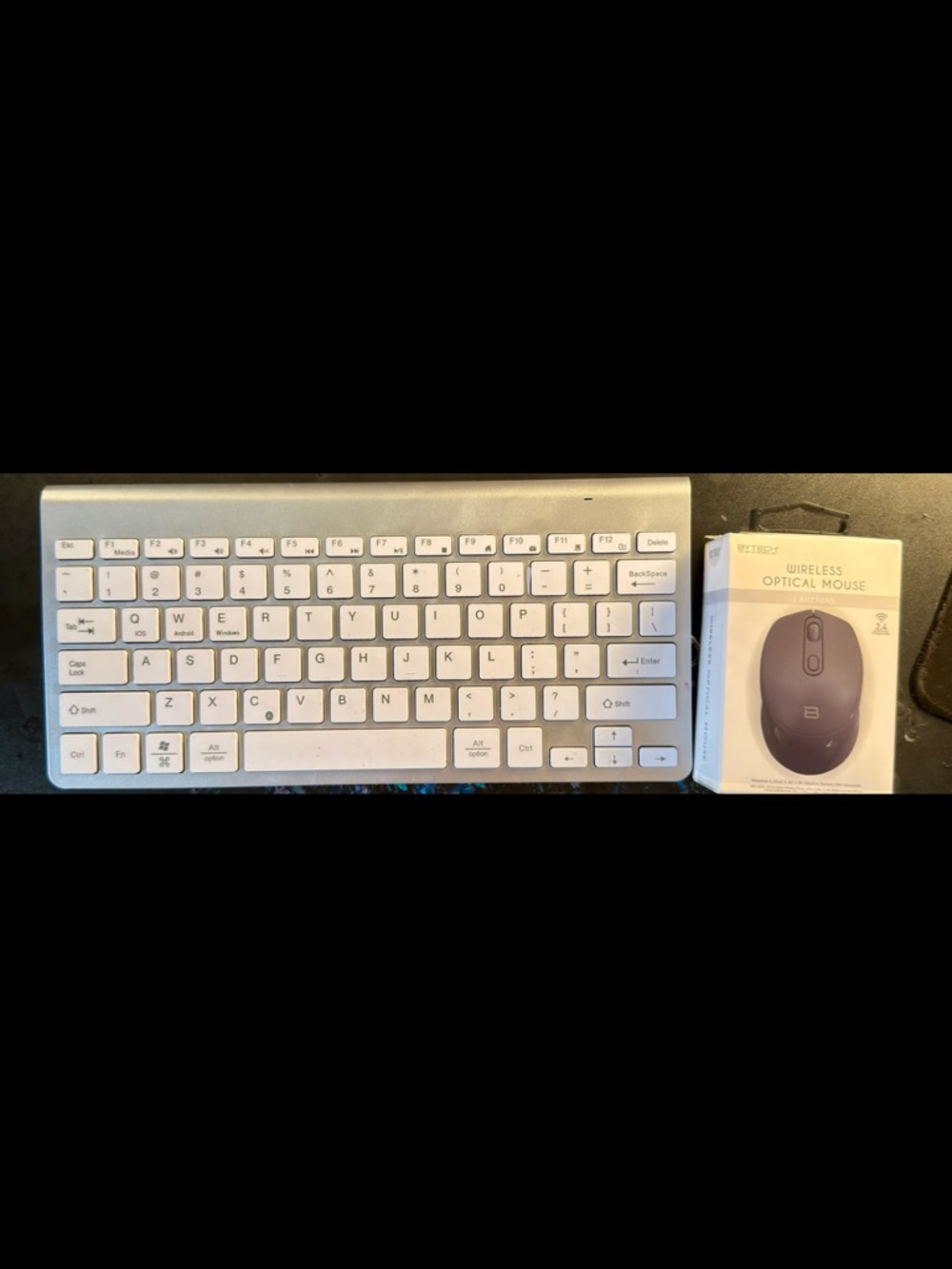 Wireless Slim Apple Keyboard in Silver and White - Both Brand New Wireless Mouse